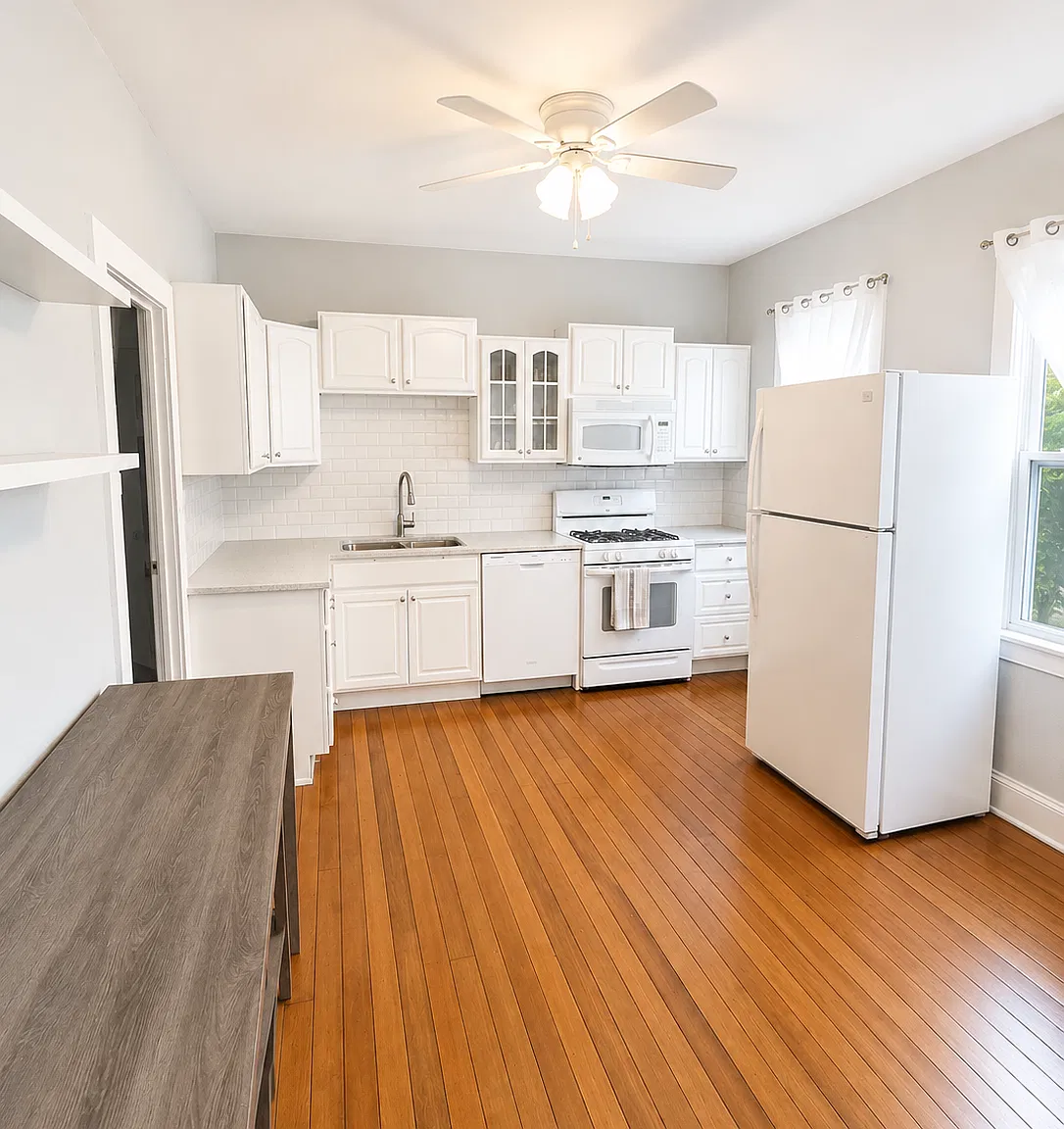 3 bed, 1262 sqft, $2,250 — Photo 2