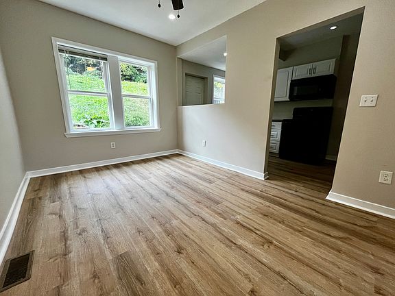 5th image of 526 5th Ave