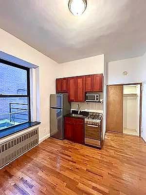 2nd image of 102 W 80th St #18A