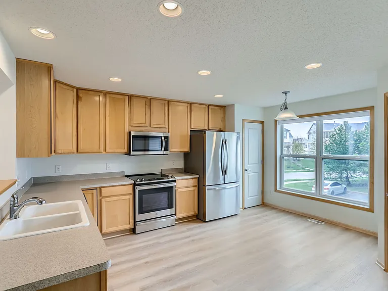 15150 Fanning Dr N — Photo 3