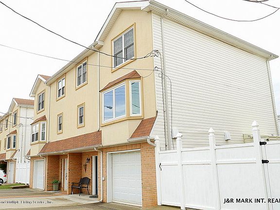 3rd image of 20 S Beach Ave