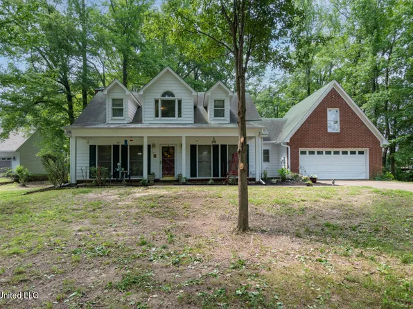 12 Oak Grove Dr, Byhalia, MS 38611
