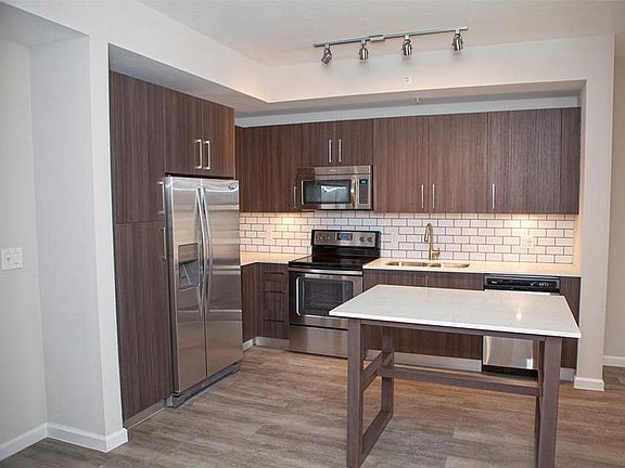 5th image of 158 SE 2nd Ave