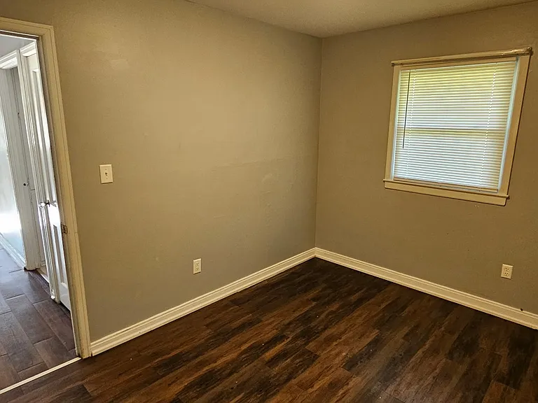 4504 Kingview Ave — Photo 5