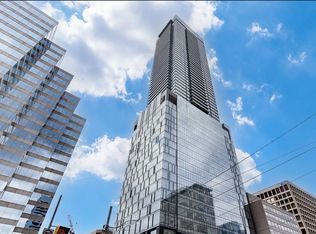 488 University Ave #2003, Toronto, ON M5G0C1