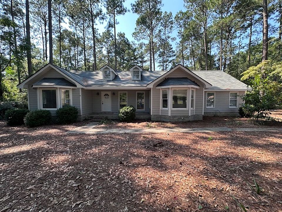1st image of 205 E Village Dr