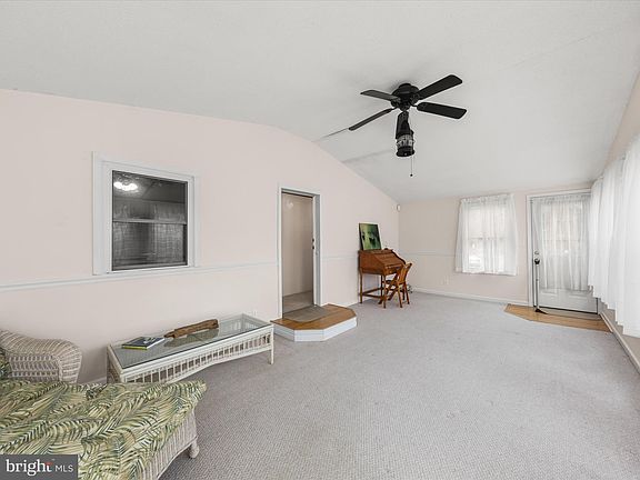 5th image of 34288 Harbor Dr S
