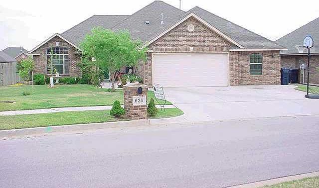 Brick Home,3 car drive