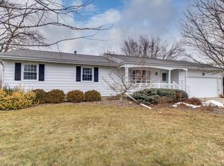 908 Spear Dr, Normal, IL 61761