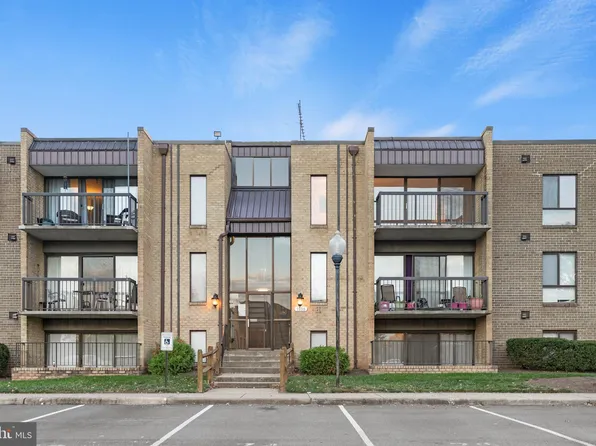 7598 Gales Ct APT 204, Manassas, VA 20109