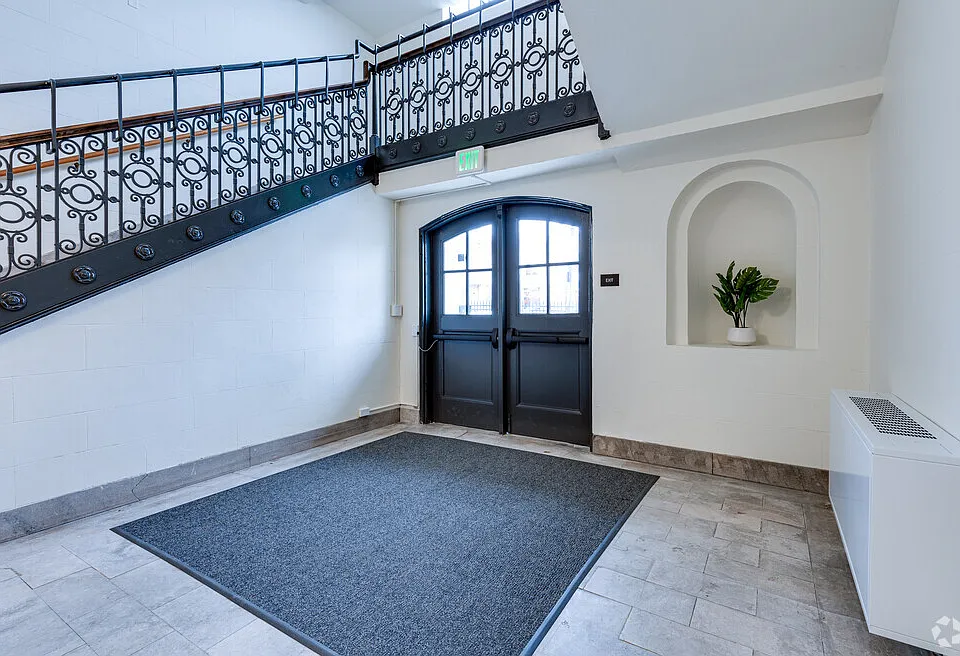 Twelve22 Apartments