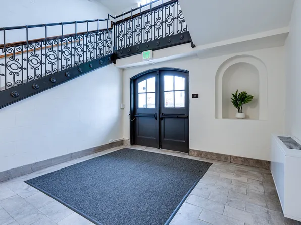 Twelve22 Apartments, 1222 University Ave W Suite 300, Saint Paul, MN 55104