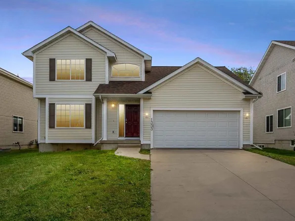 1333 Woolridge Dr, Coralville, IA 52241
