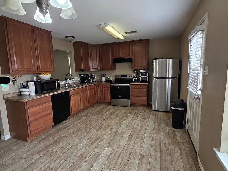 5002 Blue Haven Dr — Photo 10