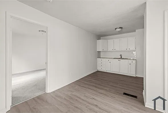 1893 Princeton Ct SW — Photo 5