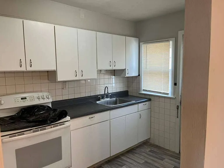9813 Lullaby Ln — Photo 10