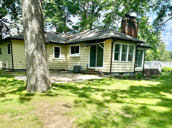 629 Swains Lake Dr, Concord, MI 49237