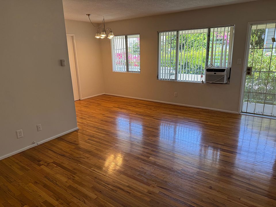 Living/dining room