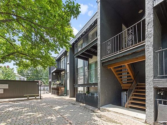 2nd image of 809 W 40th St APT 19