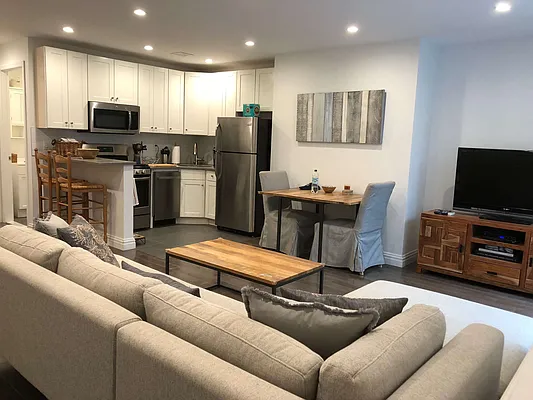 Rented by CNYC Apartments | media 32