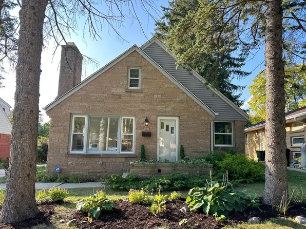 10602 West Woodward AVENUE, Wauwatosa, WI 53222