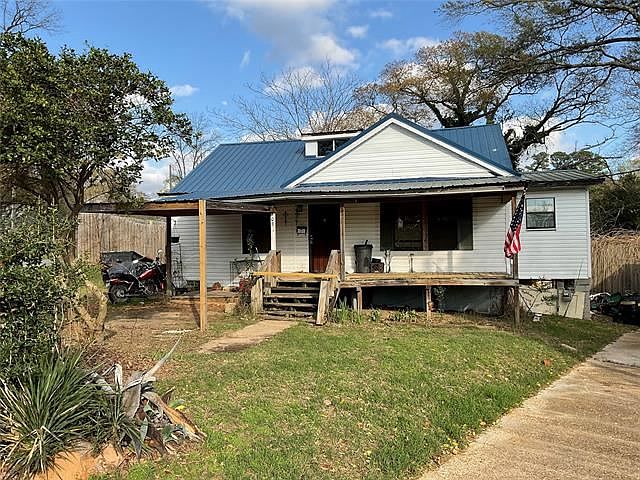 1st image of 303 E Roosevelt Dr