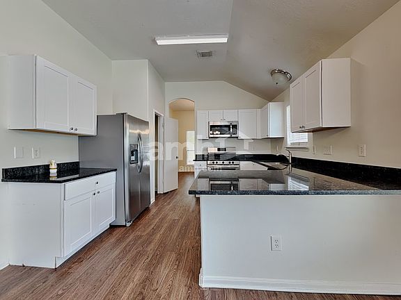4th image of 2543 Fox River Ln