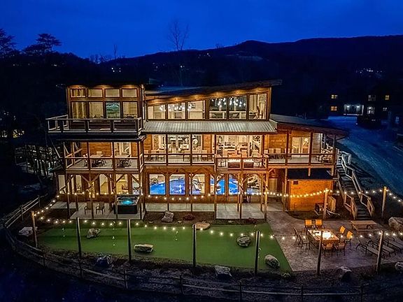 3rd image of 2324 Mimosa Dr