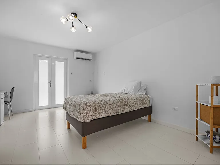 1551 Francia #4E — Photo 15