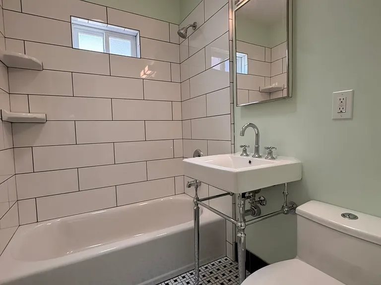 1290 Gordon Ave — Photo 9