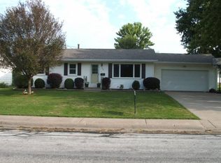 368 W Cedar Lane Dr, Walcott, IA