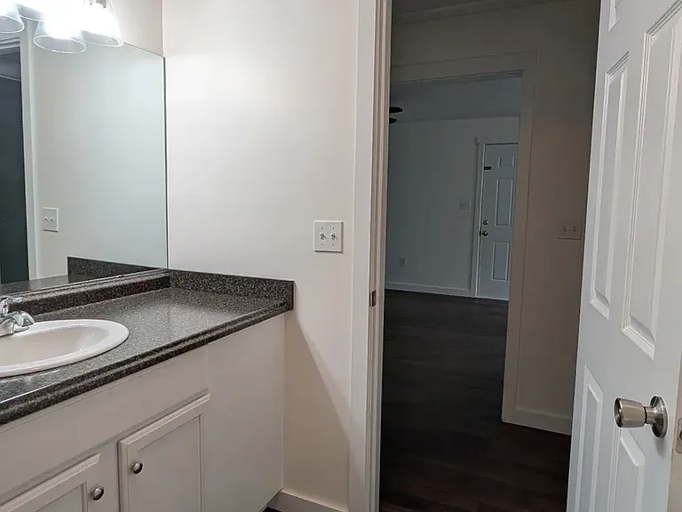 225 Smith St — Photo 12