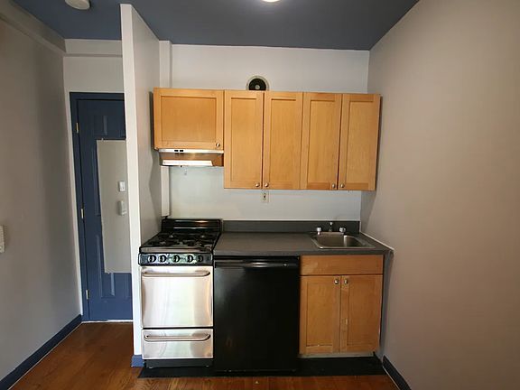 5th image of 514 E 5th St APT 15