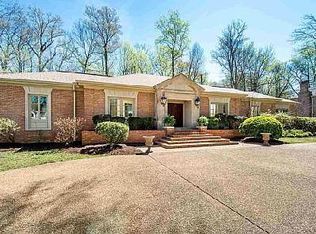 350 Sweetbrier Rd, Memphis, TN 38120