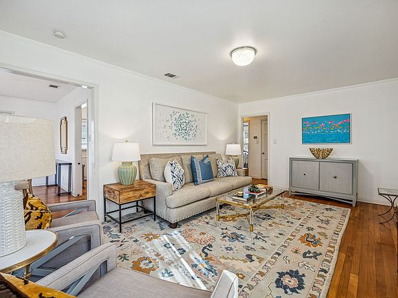 5th image of 3704 Wildwood Rd