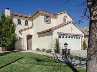 19739 Edmonds Pl, Saugus, CA 91350