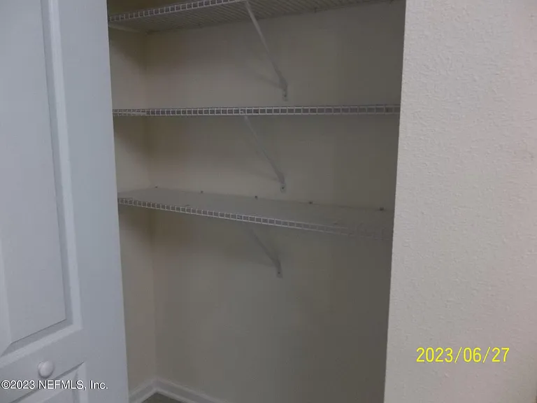 618 Servia Dr — Photo 5
