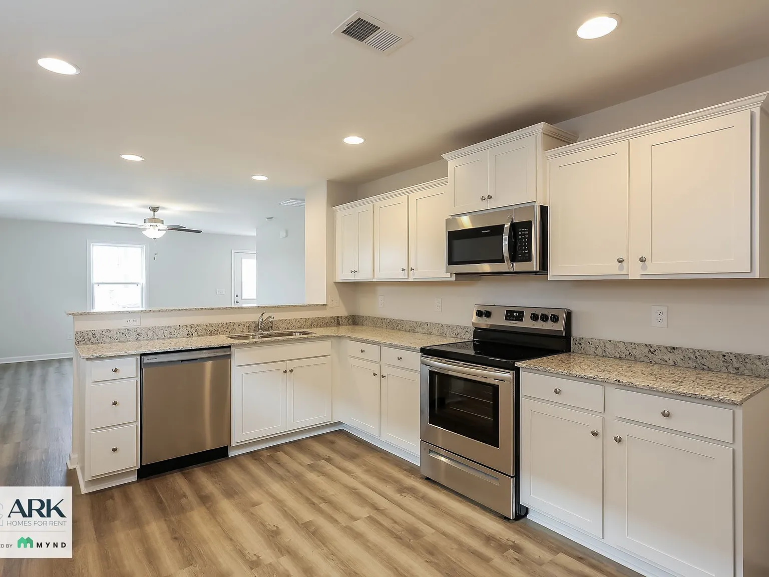 3 bed, 3.0 bath, 1710 sqft, $1,665 — Photo 3