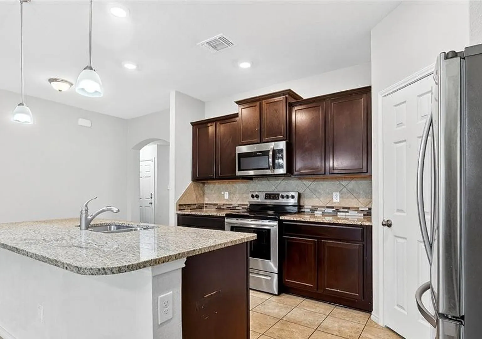 4 Bedroom 2 Bathroom House! Housing Accepted! Move-In Special!! — Photo 3