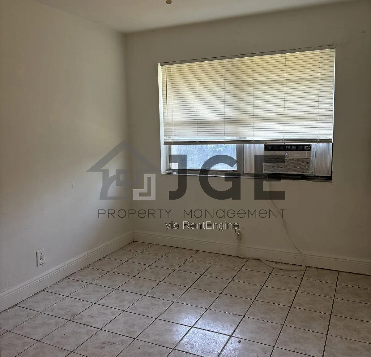 2 bed, 1.0 bath, $1,600 — Photo 3