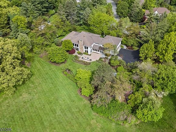 2nd image of 39 Eagle Nest Rd