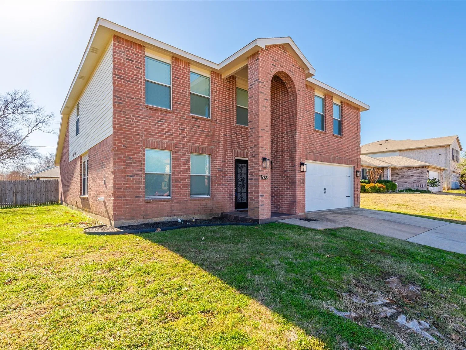 5 bed, 2985 sqft, $3,500 — Photo 2