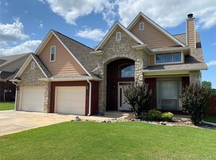 922 Magnolia Dr, Ada, OK 74820