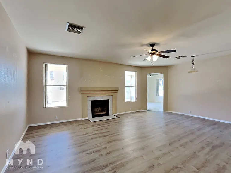 3434 W Desert Bend Loop — Photo 4