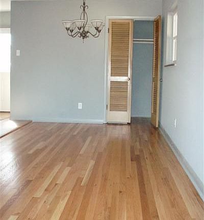 5th image of 4010 Greenmeadows Dr