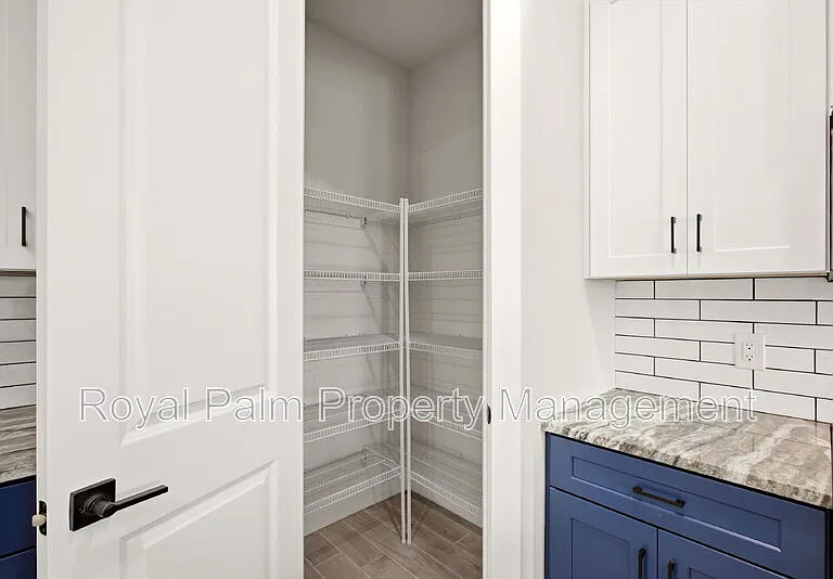 3750 NE 13th Ave — Photo 13