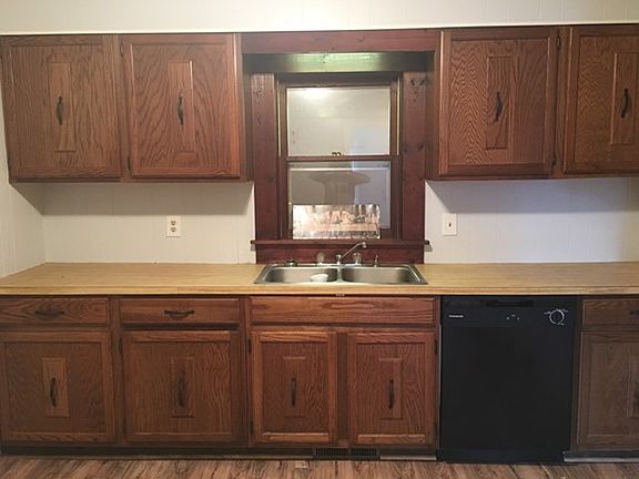 2nd image of 154 Windsor Dr