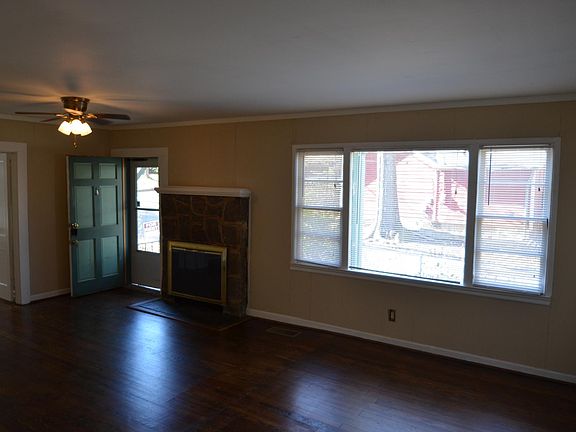 Great natural light in living spaces.