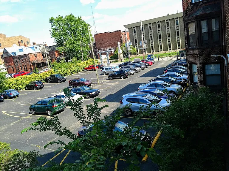 Hadley Hall — Photo 27