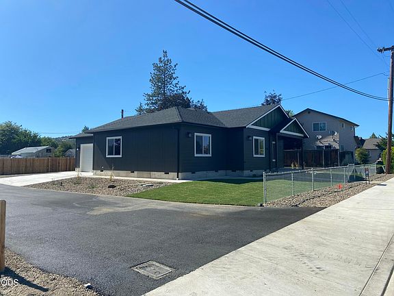 3rd image of 126 Lorraine Ave
